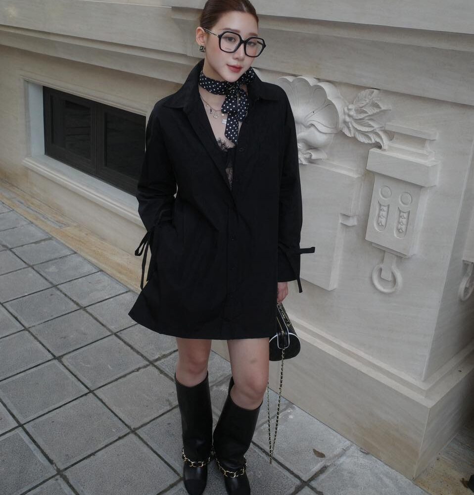 Black Oversized Shirt Dress with Gold-Chain Boots – Chic Minimalist Street Look